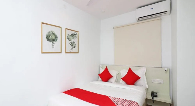 OYO Flagship 16802 Transit Express - Kalikapur, Prenota Hotel Calcutta 