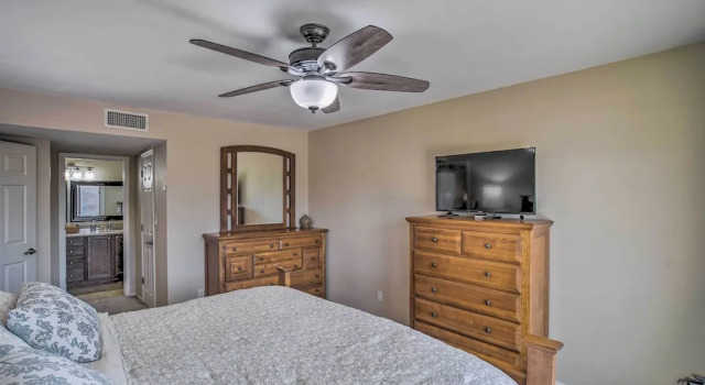 Коттедж с 3 комнатами Pet-friendly Arizona Escape: Golf & Hike Nearby!