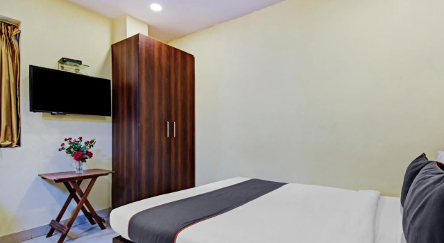 Fabhotel Motisarai