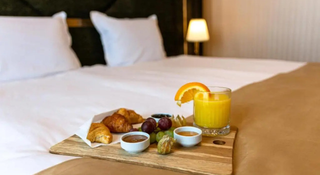 Люкс Classic с видом на город Astoria Grand Hotel
