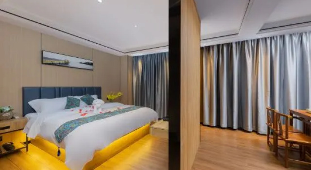 Suite Rainbow Ecological Hotel (Flagship Store)