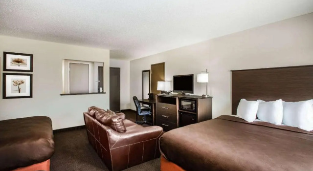 Номер Superior AmericInn by Wyndham Baxter Brainerd