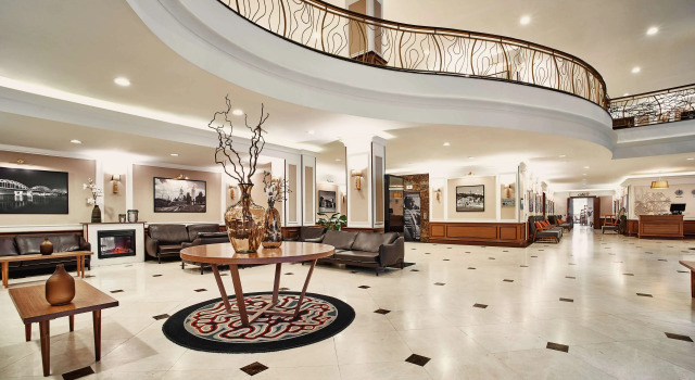 Radisson Blu Hotel, Kyiv Podil City Centre, Buchen Sie Hotel Podilskyj Kiew