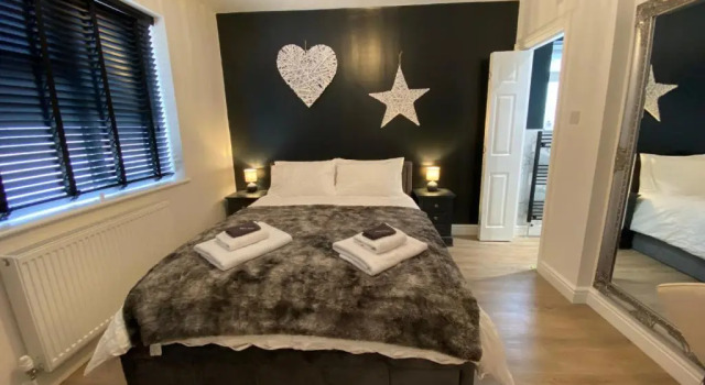 Willows Worthing 4 bed With ev Charger & sea Views, Забронировать Отель Отели Исторического графства Суссекса с парковкой, Парковка
