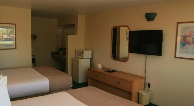 Четырёхместный номер Standard Econo Lodge Inn & Suites Montrose - Black Canyon Area