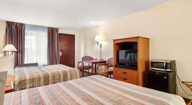 Четырёхместный номер Standard Americas Best Value Inn Ocean Inn