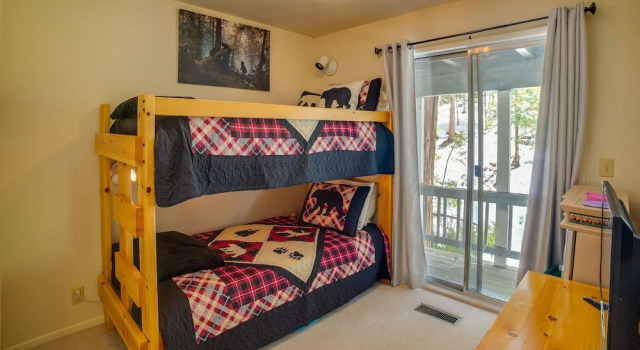 'peaceful Pines' Running Springs Home w/ 3 Decks, Забронировать Отель Раннинг Спрингс San Bernardino Mountains