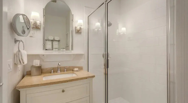 Двухместный номер Grand с балконом Inn at Bay Harbor
