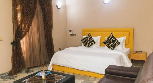 Deluxe suite J's Place