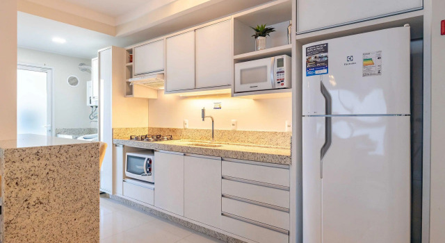 Apartamento com Vista Mar na Praia do Canto Grande, Забронировать Апартаменты/квартира Бомбиньяс Санта-Катарина