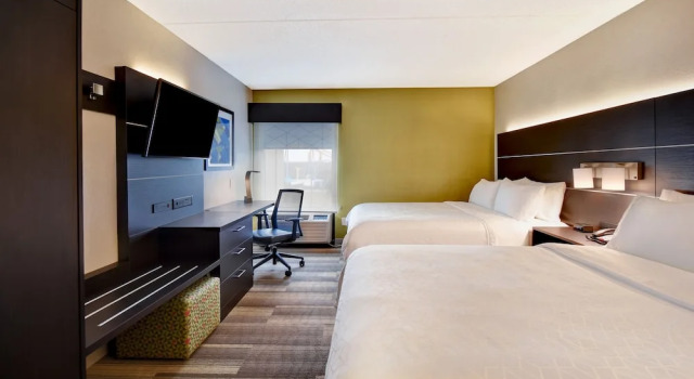 Четырёхместный номер Standard с видом на парк Holiday Inn Express & Suites Allentown-Dorney Park Area by IHG