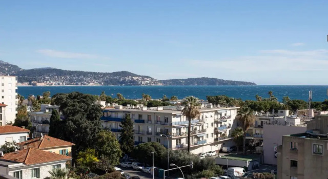 Апартаменты Studio with terrace and sea view, 10 min to the beach