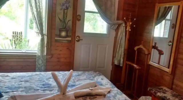 Двухместный номер Standard с балконом и с видом на реку Auberge La Cote dOr