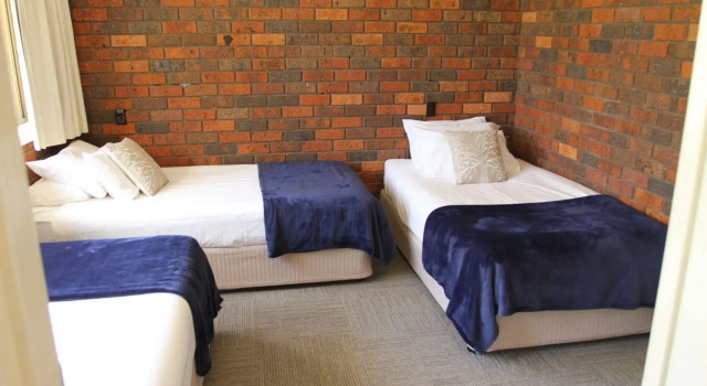Bonnie Doon Hotel, Book Hotel  