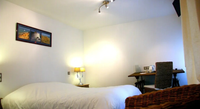Номер Standard с видом на город Auberge Du Cheval Blanc - Logis Hotel
