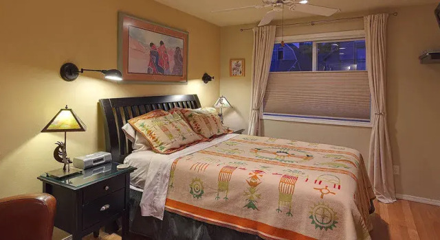 Sleeping Bulldog Bed & Breakfast, Забронировать Отель Сиэтл штат Вашингтон, рядом с Театр Лэнгстона Хьюза