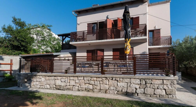 Tiho - 10m From the Beach - SA1 Potkrovlje