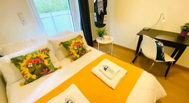 3 bedrooms in Center w Terrace&Parking