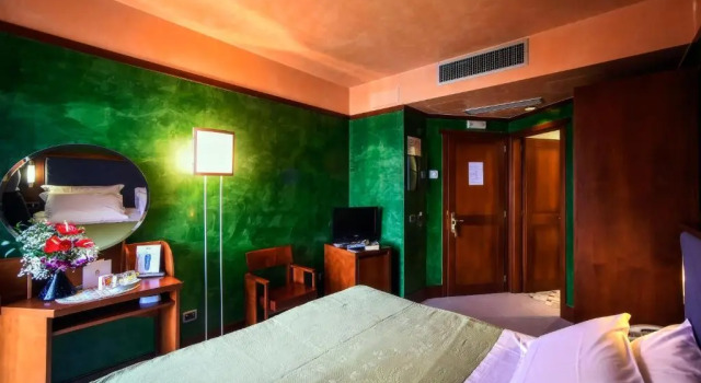 Семейный номер Standard с видом на море Hotel Graal