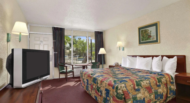 Двухместный номер Deluxe Days Inn & Suites by Wyndham Fort Pierce Midtown