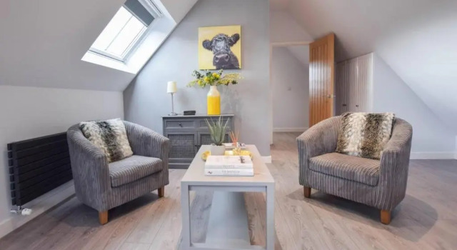 New Luxury 1-bed House nr Bicester Village, Забронировать Дом для отпуска Отели Котсуолда с парковкой, Парковка
