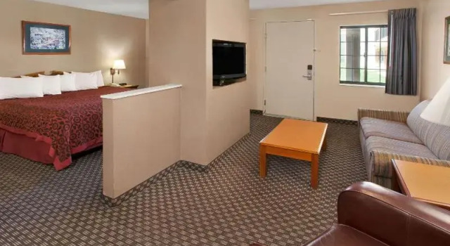 Номер Standard Days Inn & Suites by Wyndham Kokomo