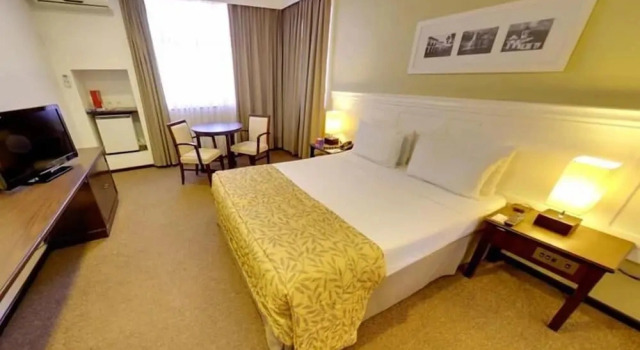 Номер Standard Marques Plaza Hotel