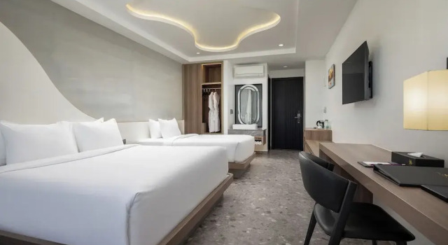 Трёхместный номер Premier c 1 комнатой с балконом и с видом на город Chaiya Palace Hotel