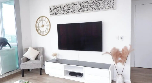 Beautiful 1 Bedroom Gold Coast Retreat With Free Parking, Забронировать Отель Мейн-Бич Голд-Кост, рядом с Endeavour College of Natural Health Gold Coast