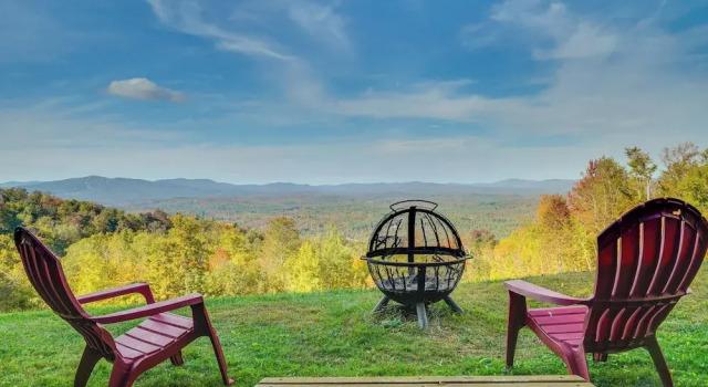 Коттедж 4 Mi to Stratton! Group Getaway w/ Deck & Views