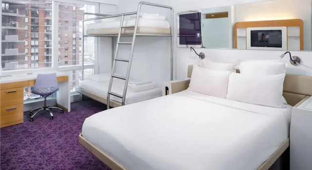 Четырёхместный полулюкс YOTEL New York Times Square