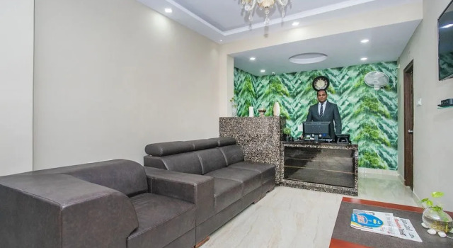 OYO 26963 Hotel Crystal Grandeur