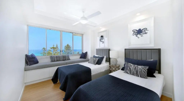 Апартаменты Deluxe Pacific Regis Beachfront Holiday Apartments