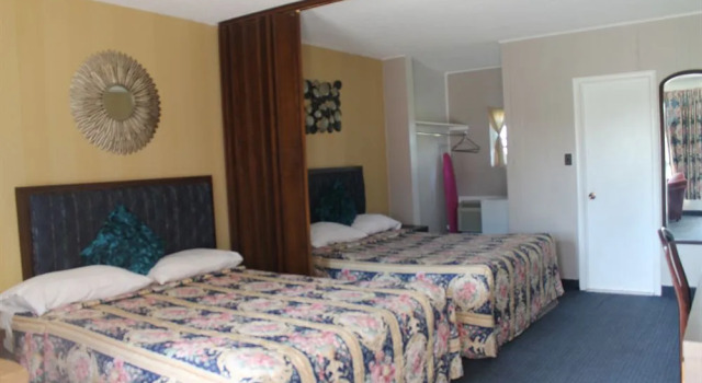 Advantage Inn, Buchen Sie Hotel Hotels in New York State mit Pool, Schwimmbad
