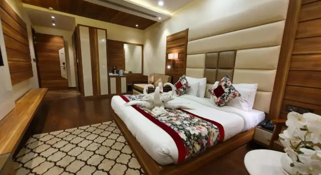 Люкс Hotel Makhan Residency