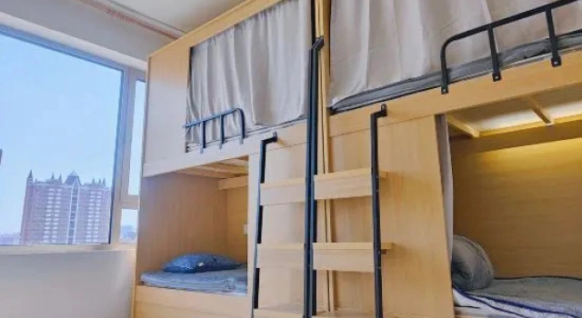 Мужская капсула Yashe Hostel