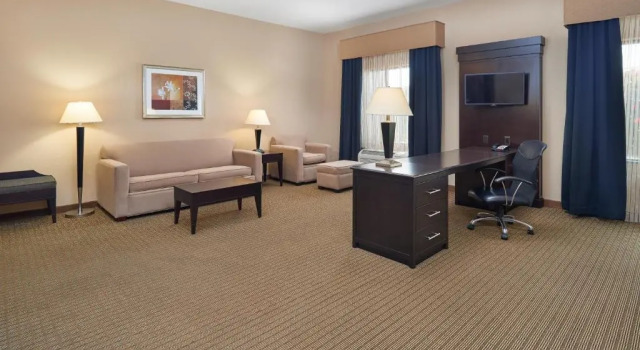 Студия Hampton Inn & Suites Decatur