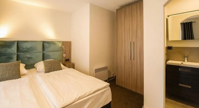 Ferienhaus im Van der Valk Resort in Linstow, Забронировать Курортный отель Отели Доббин-Линстов с бассейном, Бассейн