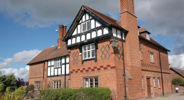 Dodleston Manor, Забронировать Отель Додлстон Чешир