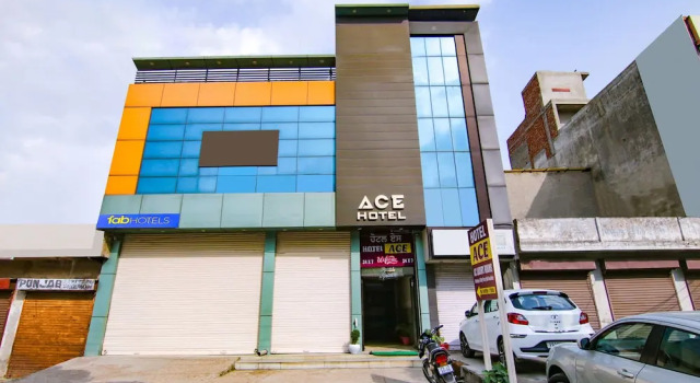 Fabhotel Ace