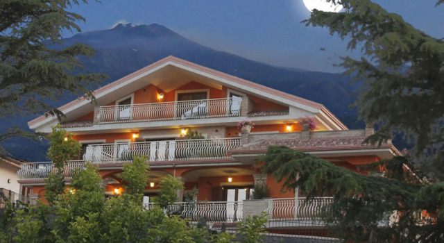 Etna Royal View - Camera Superior, Book Apartment Hotels in Sicily with Parking, Parking