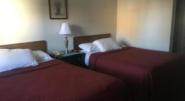Четырёхместный номер Standard Villager Motel & Glen Manor Estate
