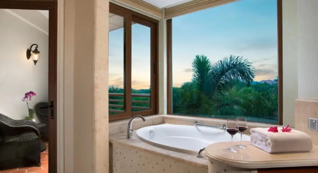 Двухместный номер Superior с балконом и с видом на море Seaview Resort Xiamen