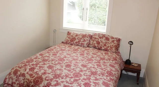 Cosy 3 Bedroom Bungalow by Cornwall Park, Забронировать Отель Отели и гостиницы Окленда, рядом с One Tree Hill Domain, Отель