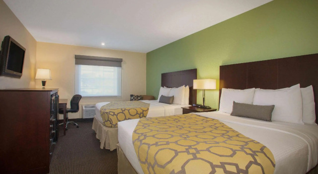 Четырёхместный номер Standard Baymont by Wyndham Jefferson City