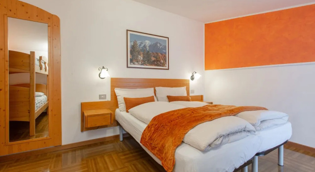 Четырёхместный номер Standard с балконом и с видом на горы Hotel Biancospino