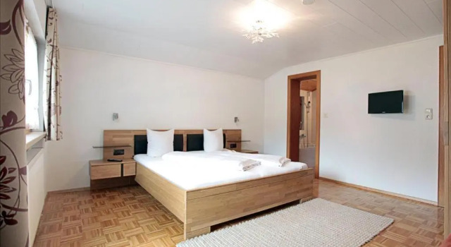 Номер Standard Pension Bergkristall