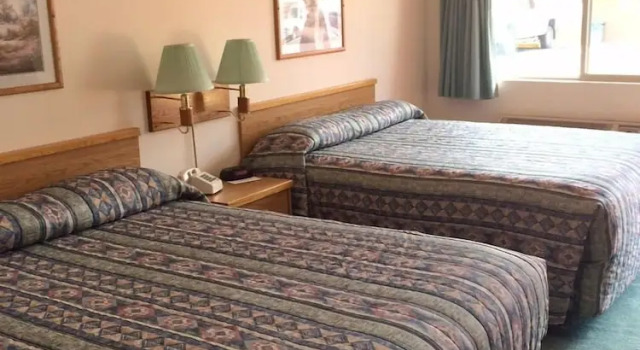 Четырёхместный номер Standard с видом на горы Mini Golden Inns Motel