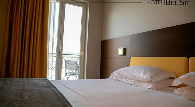 Одноместный номер Standard с видом на озеро Hotel Bel Sit