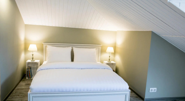 Guest House 1825